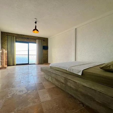 Bed & Breakfast Elm *