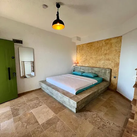 Bed & Breakfast Elm *