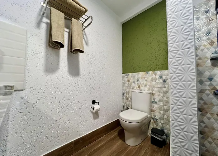 Elm Nocleg ze śniadaniem 3*