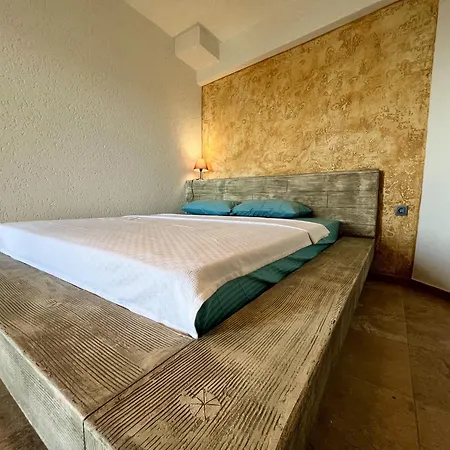 Elm 3* フェティエ