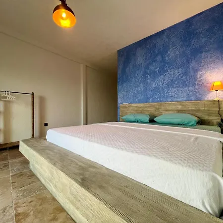 Elm ベッド・アンド・ブレックファスト