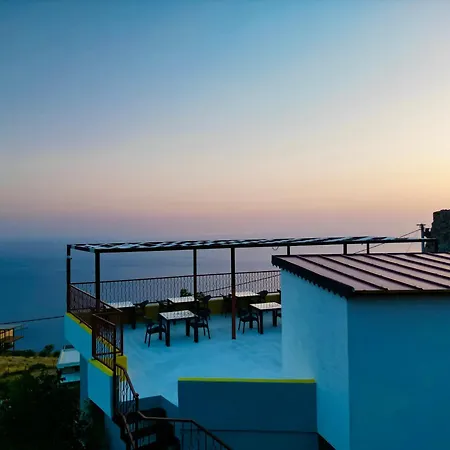 Elm ベッド・アンド・ブレックファスト