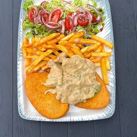 Elm ベッド・アンド・ブレックファスト 3*